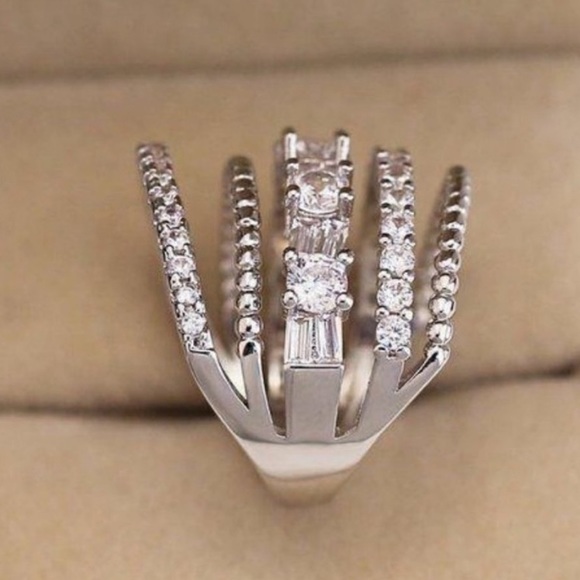 NEW 925 STERLING SILVER DIAMOND HALO RING - Picture 3 of 5